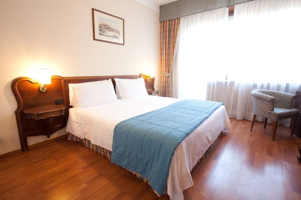Hotel Tourist Турин Екстер'єр фото